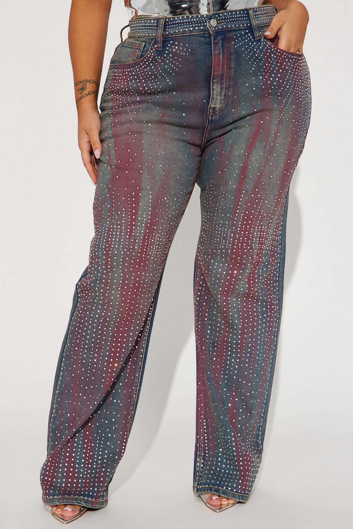 Daydreaming Embellished Straight Leg Jeans - Medium Wash